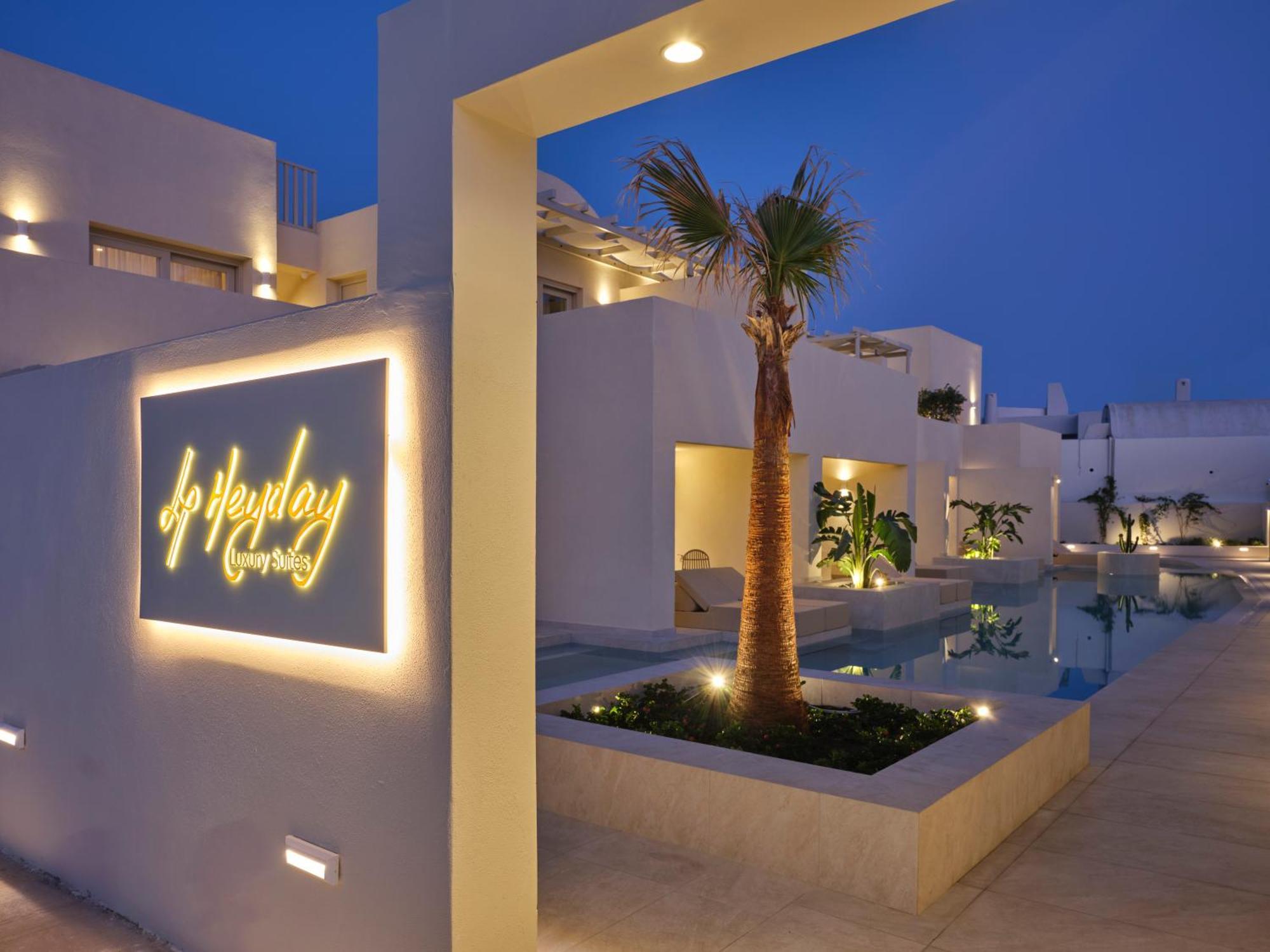 Heyday Luxury Suites เปริสซา ภายนอก รูปภาพ