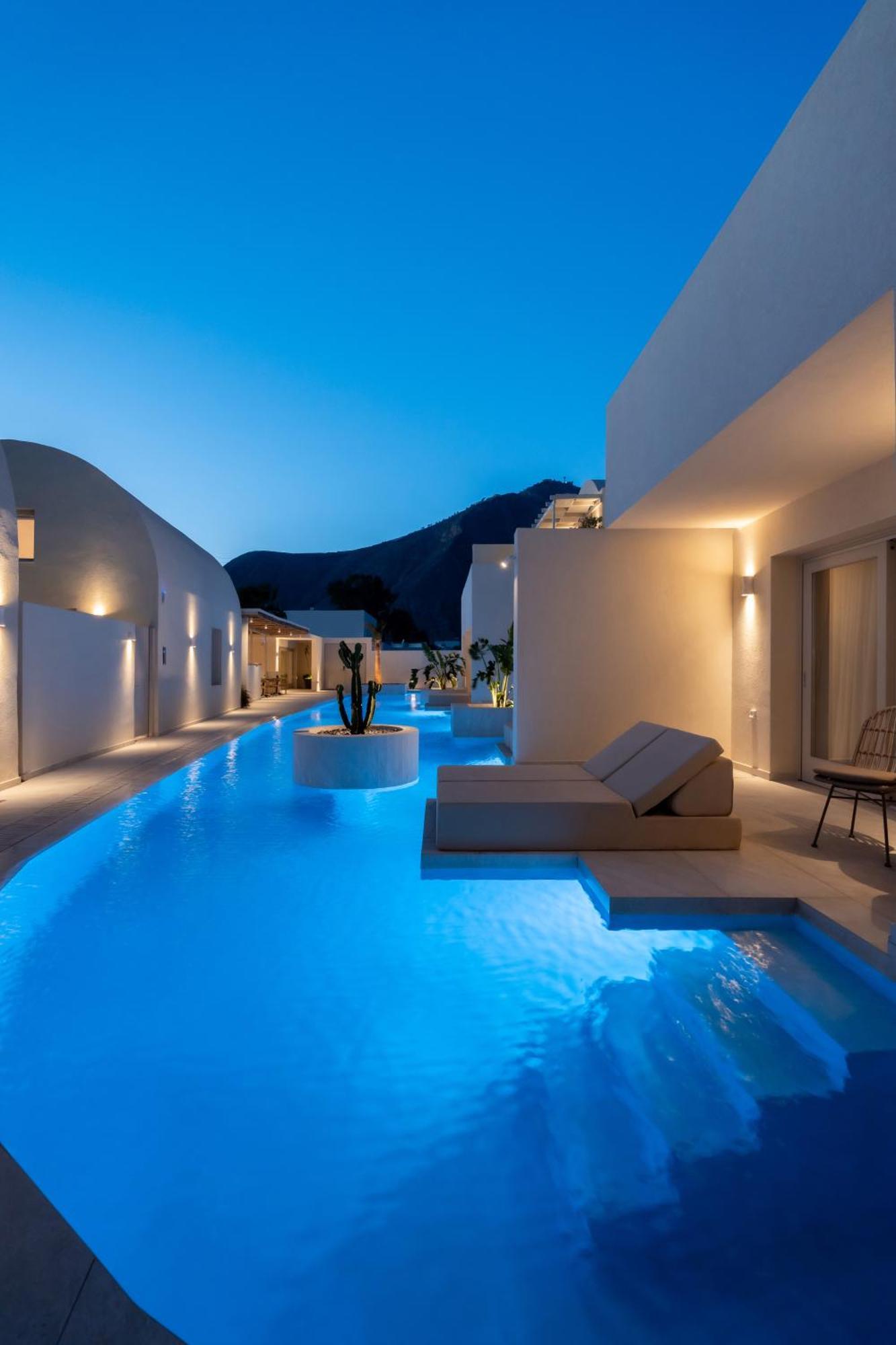 Heyday Luxury Suites เปริสซา ภายนอก รูปภาพ