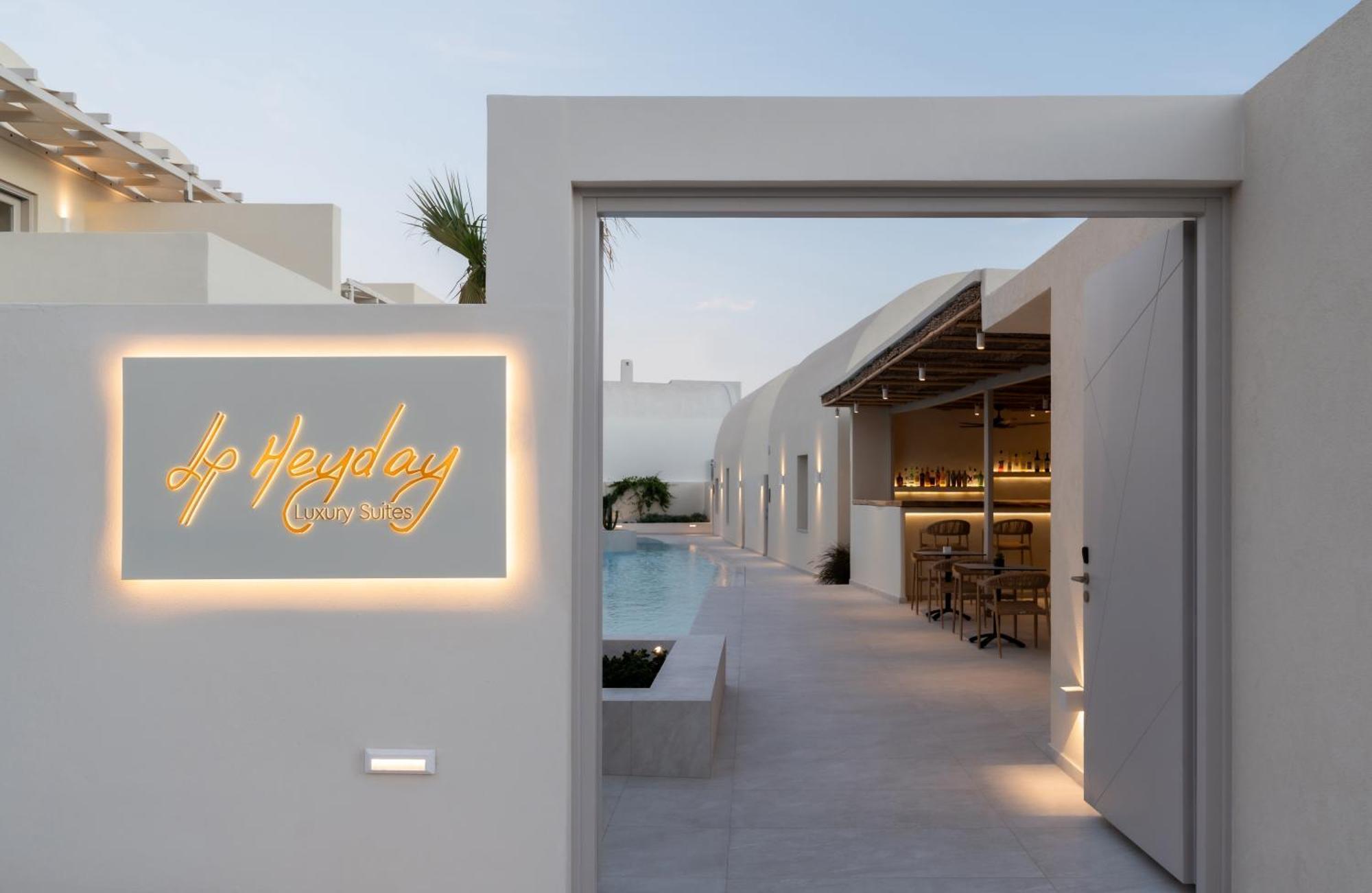 Heyday Luxury Suites เปริสซา ภายนอก รูปภาพ