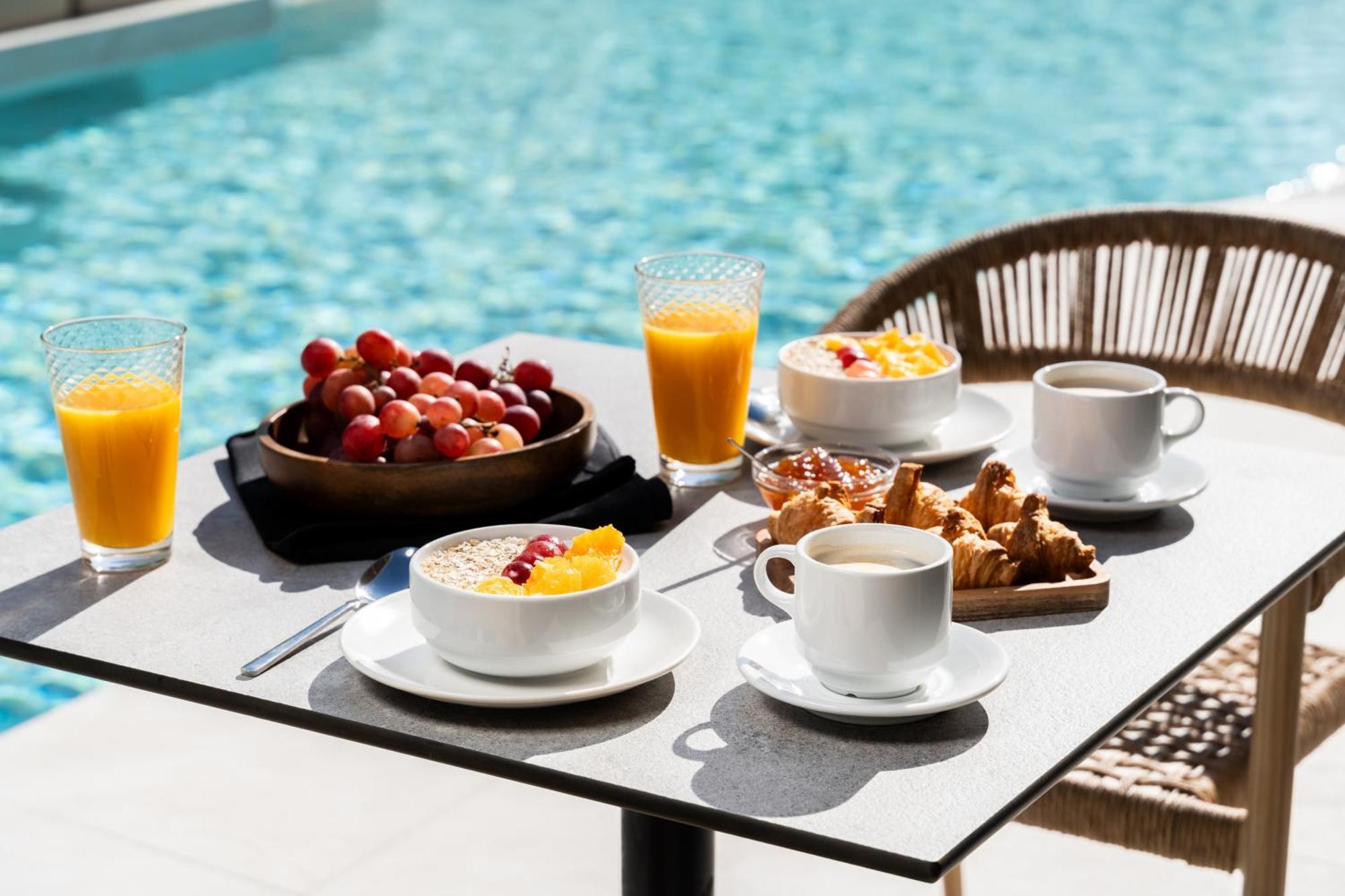 Heyday Luxury Suites เปริสซา ภายนอก รูปภาพ